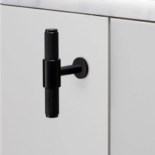 Buster and Punch UTB-023975 - T-BAR / CROSS / BLACK